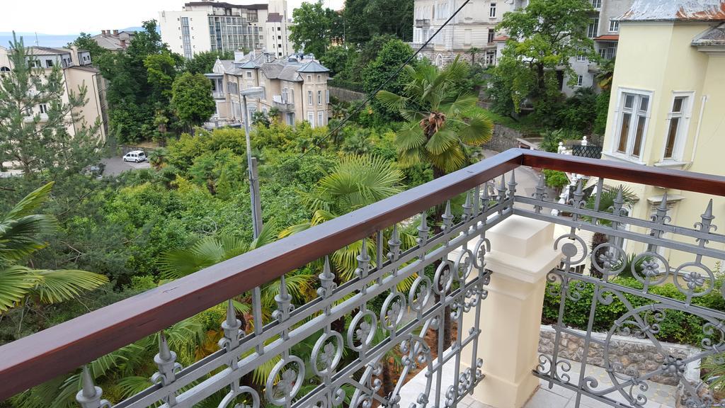 Apartments Villa Atta Opatija Exterior foto